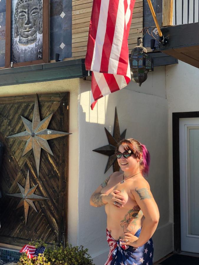 Sea Mountain Nude Resort & Spa Hotel - Adults Only Desert Hot Springs Bagian luar foto