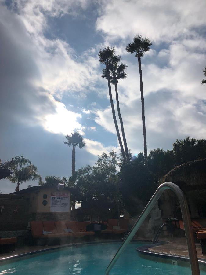 Sea Mountain Nude Resort & Spa Hotel - Adults Only Desert Hot Springs Bagian luar foto